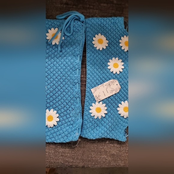 2 Piece Crochet Skirt/Crop Top Set - Picture 5 of 12